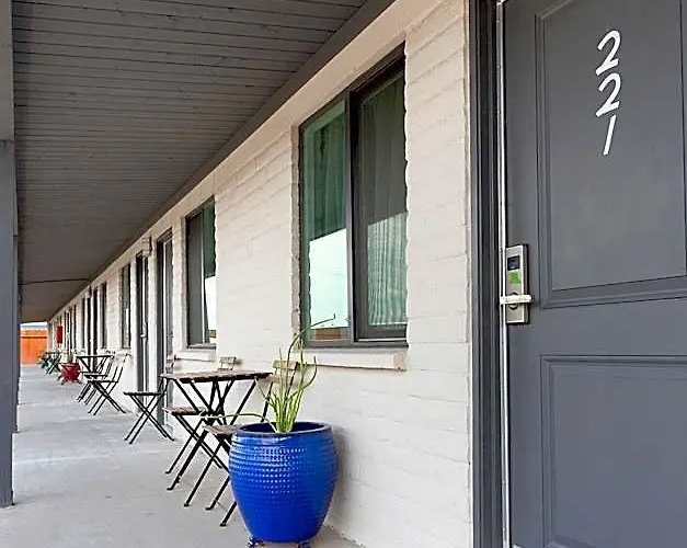 Silverbell Motel